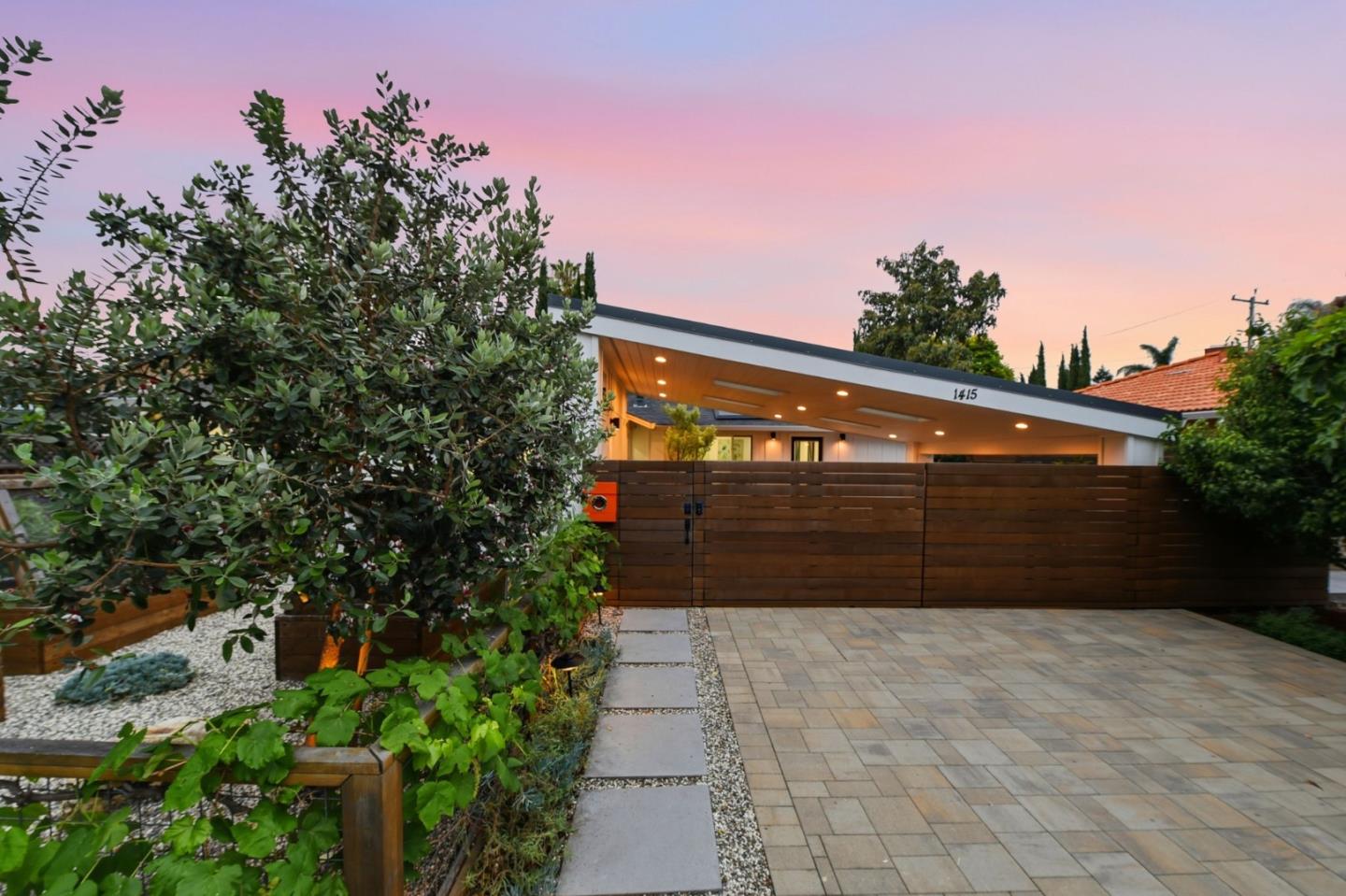 1415 Carmel DR