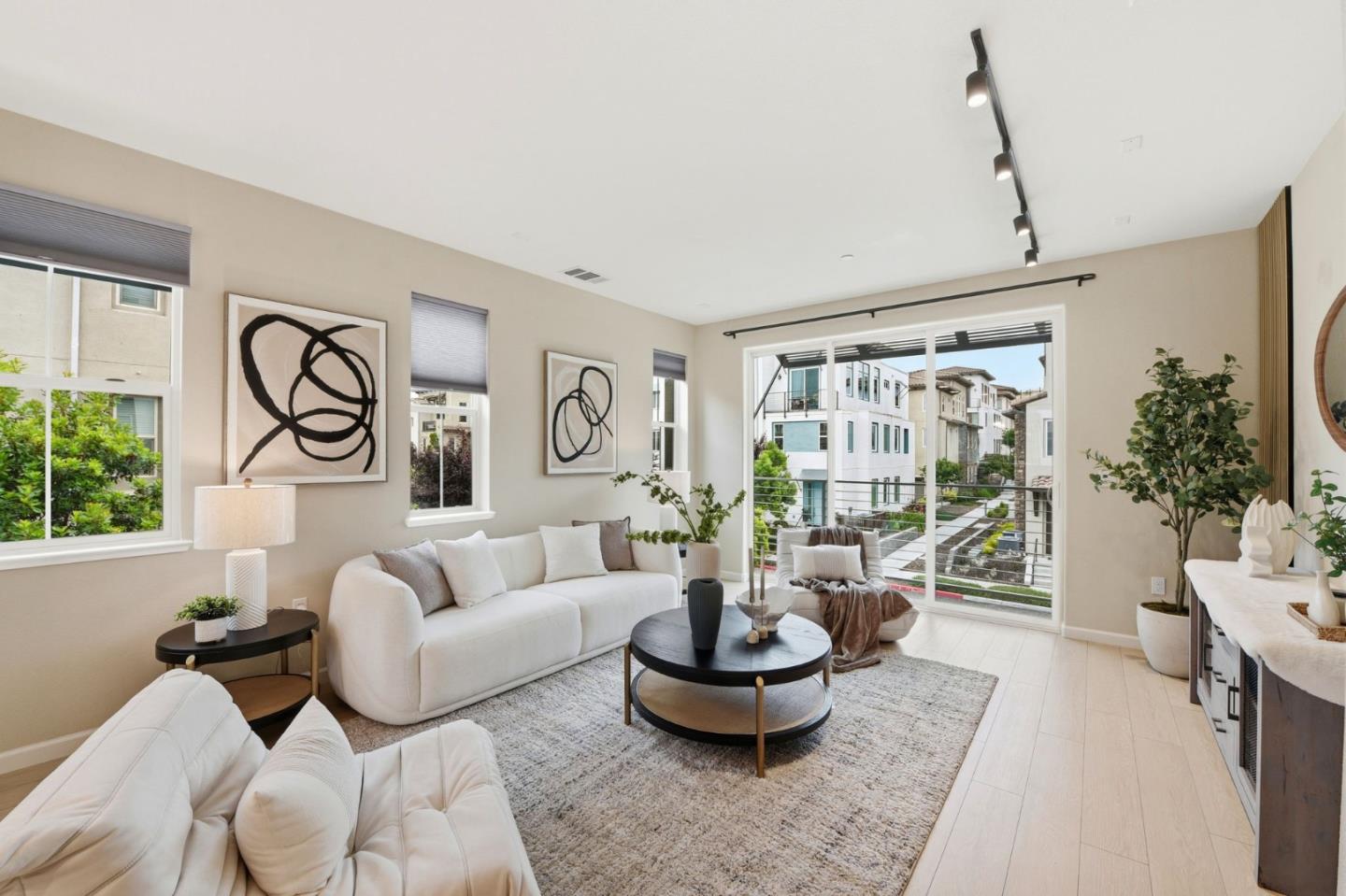 3048 Lina ST - Interior