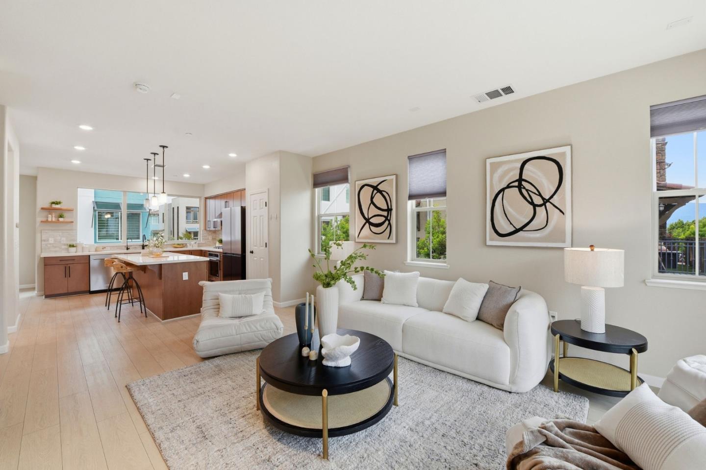 3048 Lina ST - Living area