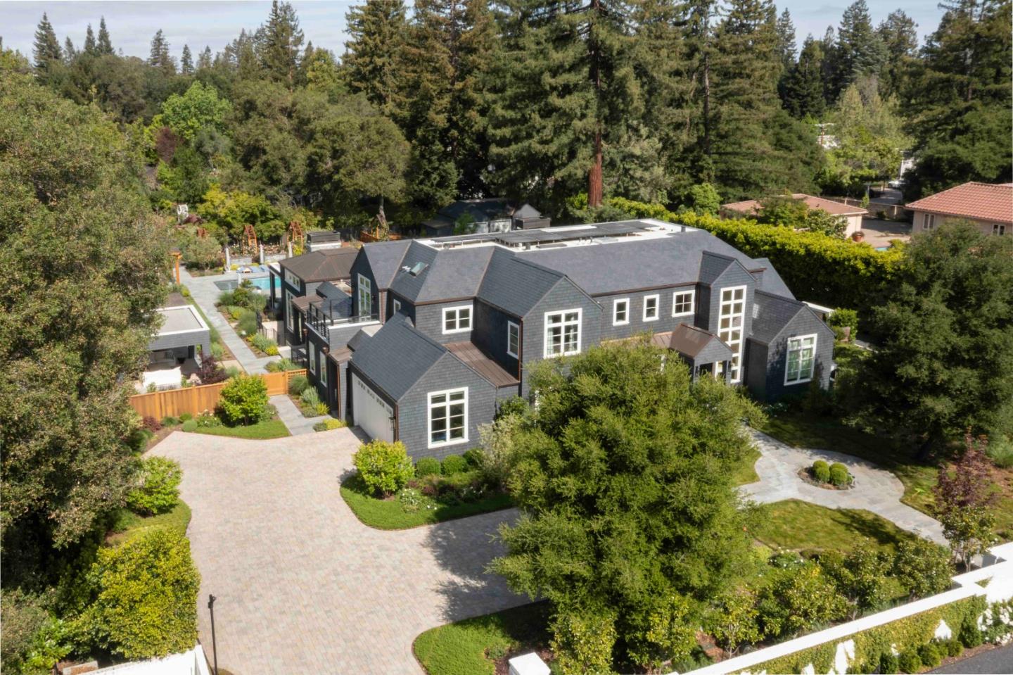 112 Almendral AVE
