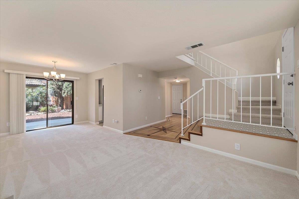 7251 Sleepy Creek DR - Living area