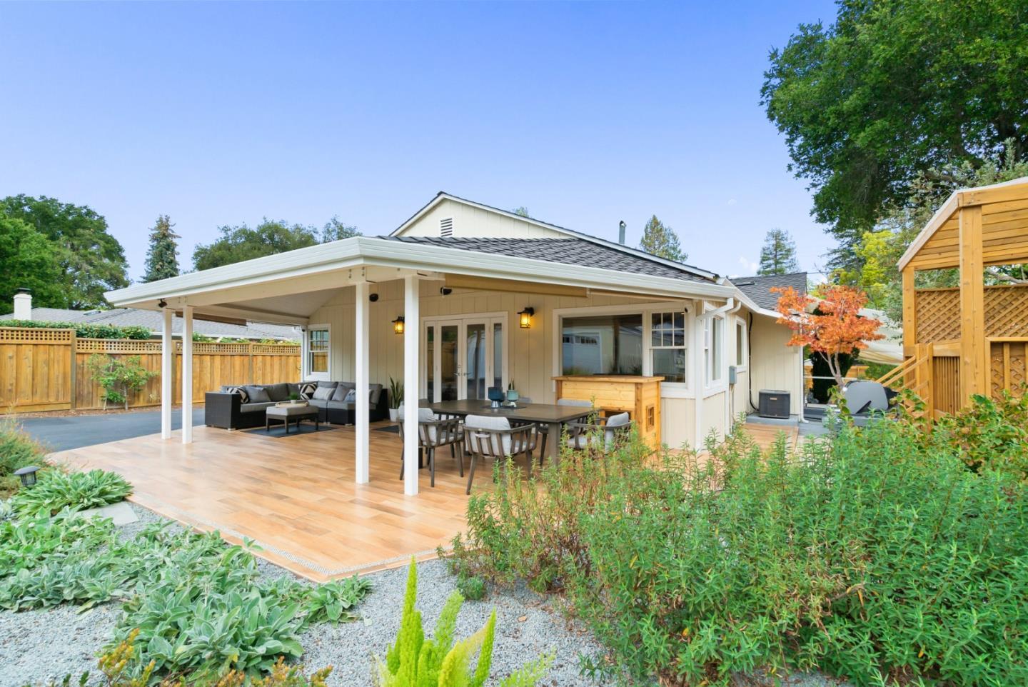 16528 Marchmont DR - Interior