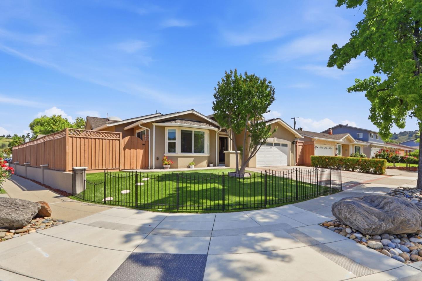 6552 Camden AVE - Kitchen
