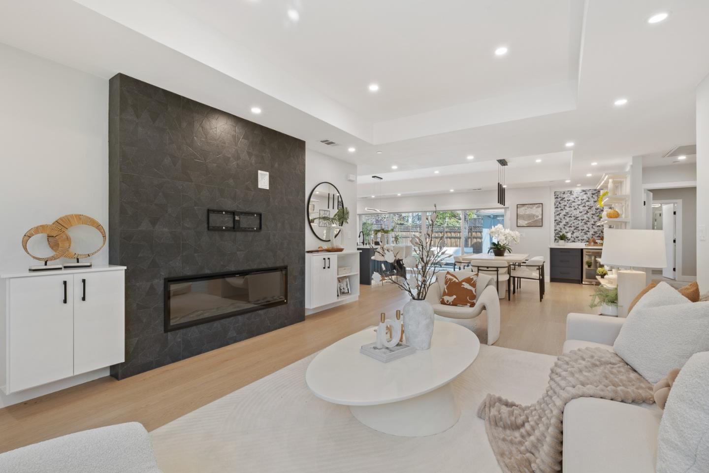 1950 Hackett AVE - Living area