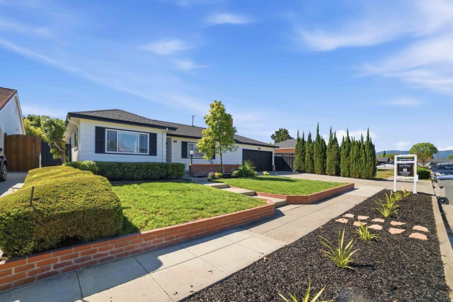 1642 Glenville DR