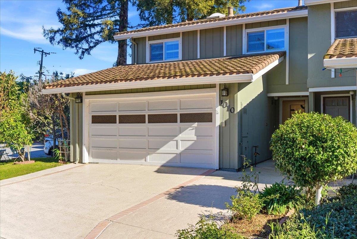 1010 Polk LN