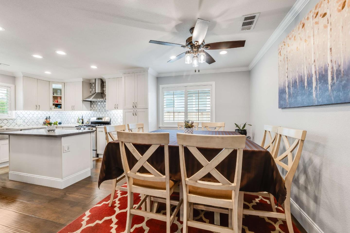 345 N 19th ST - Living area
