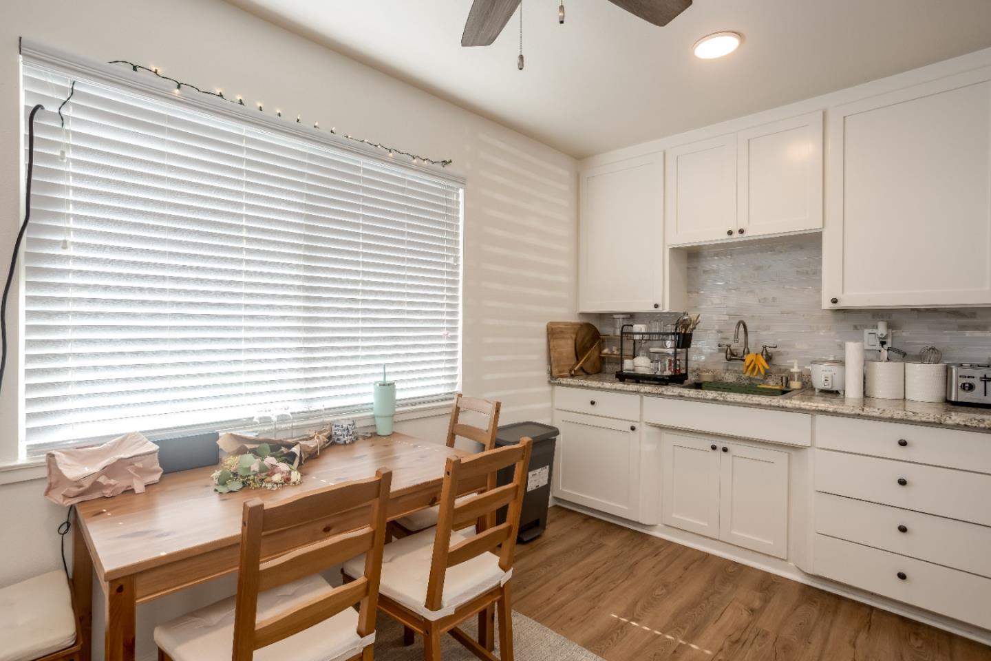1120 Locust ST - Bathroom