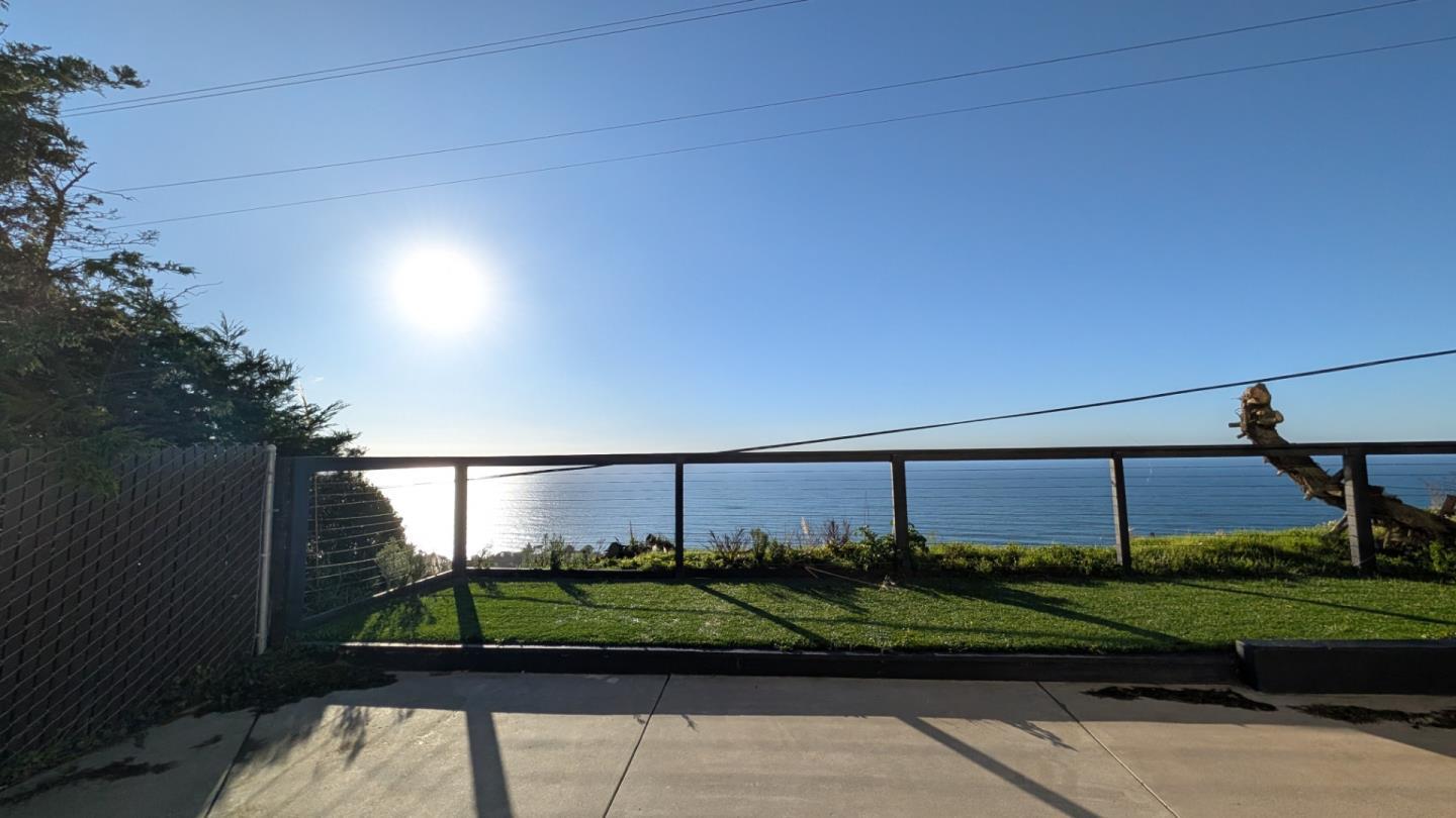 910 Skyline DR