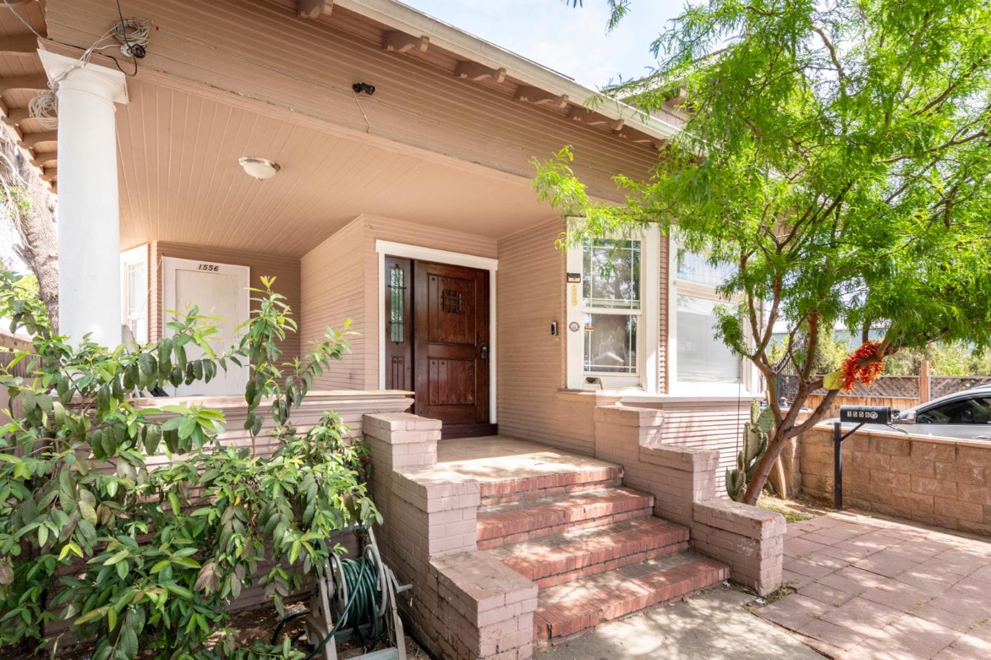 1556 Little Orchard ST