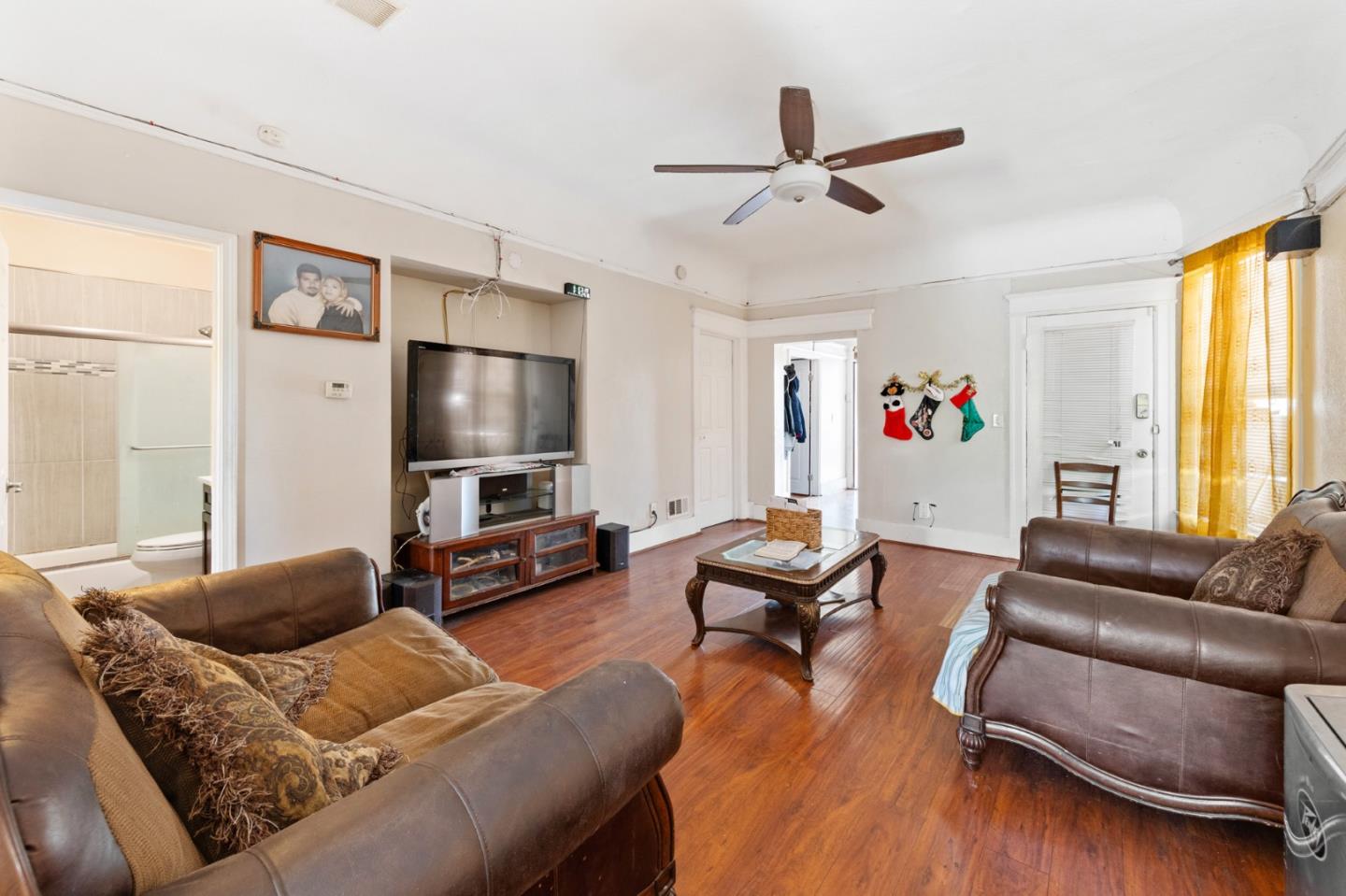 1556 Little Orchard ST - Interior