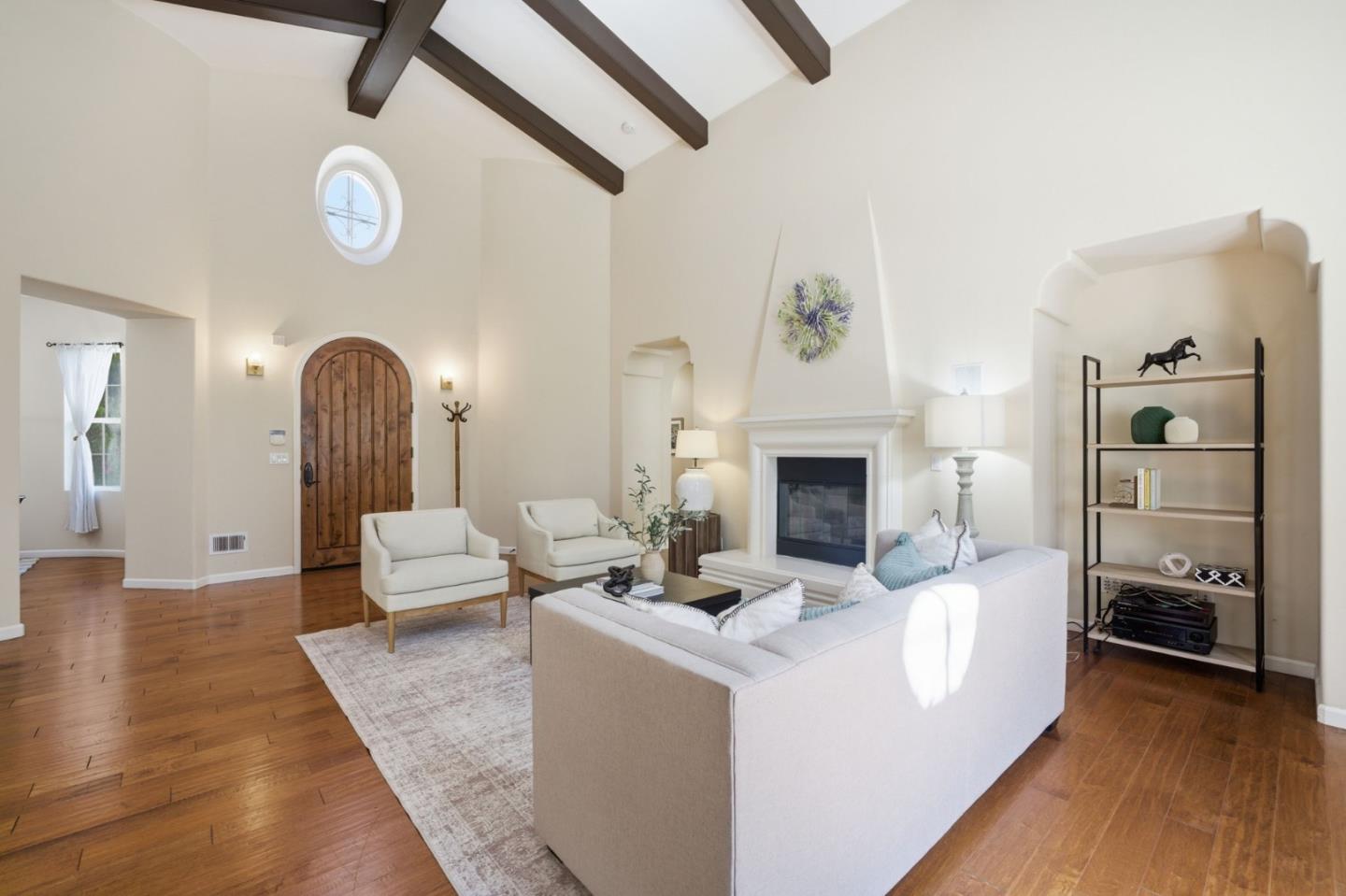 7111 Eagle Ridge DR - Living area