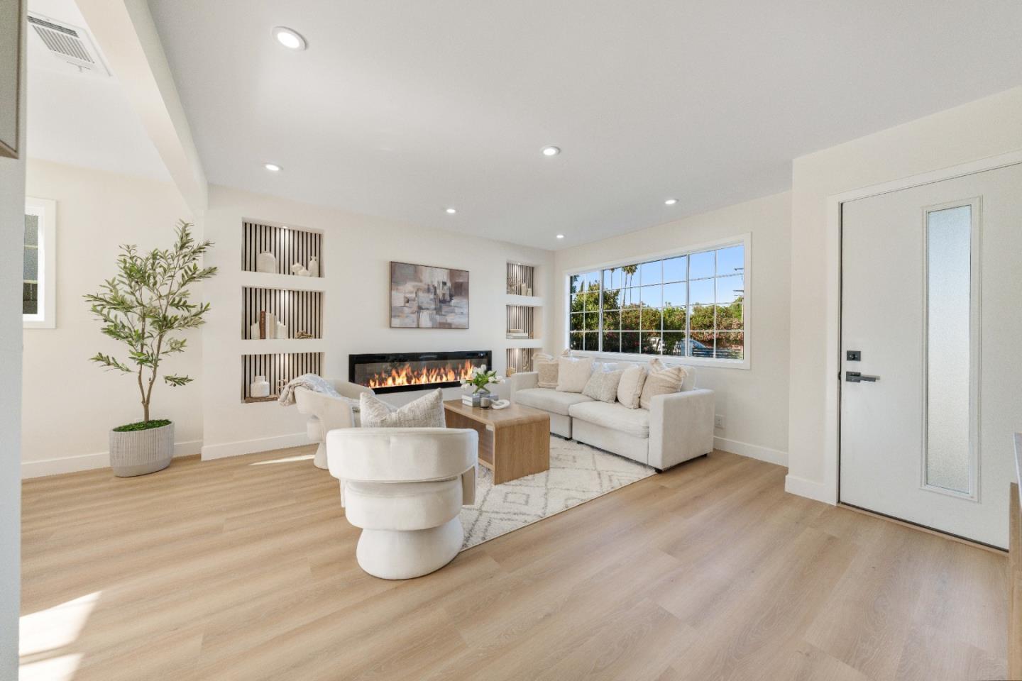 3165 Haga DR - Backyard