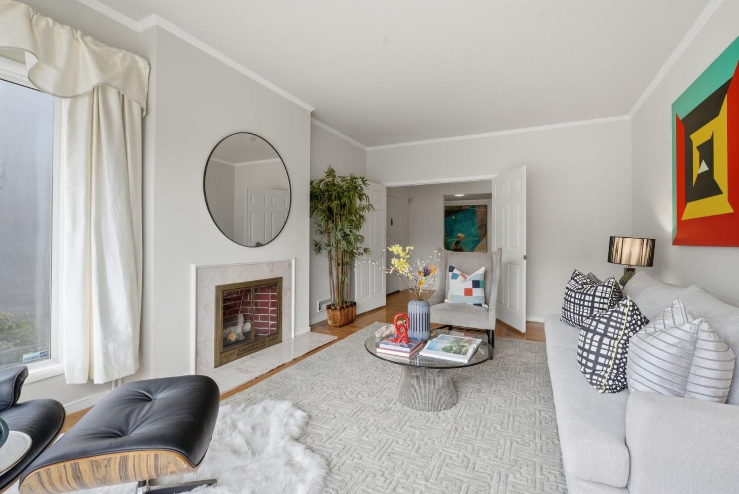 51 Hillsdale AVE - Living area