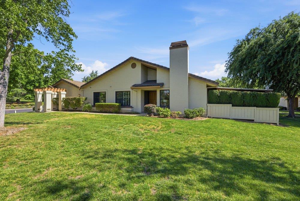 3111 Lake Albano CIR