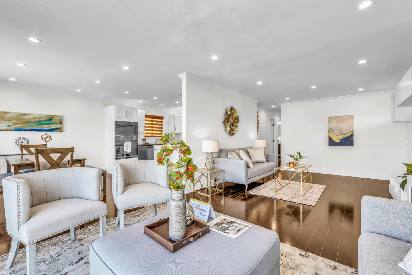 377 El Dorado Drive - Living area