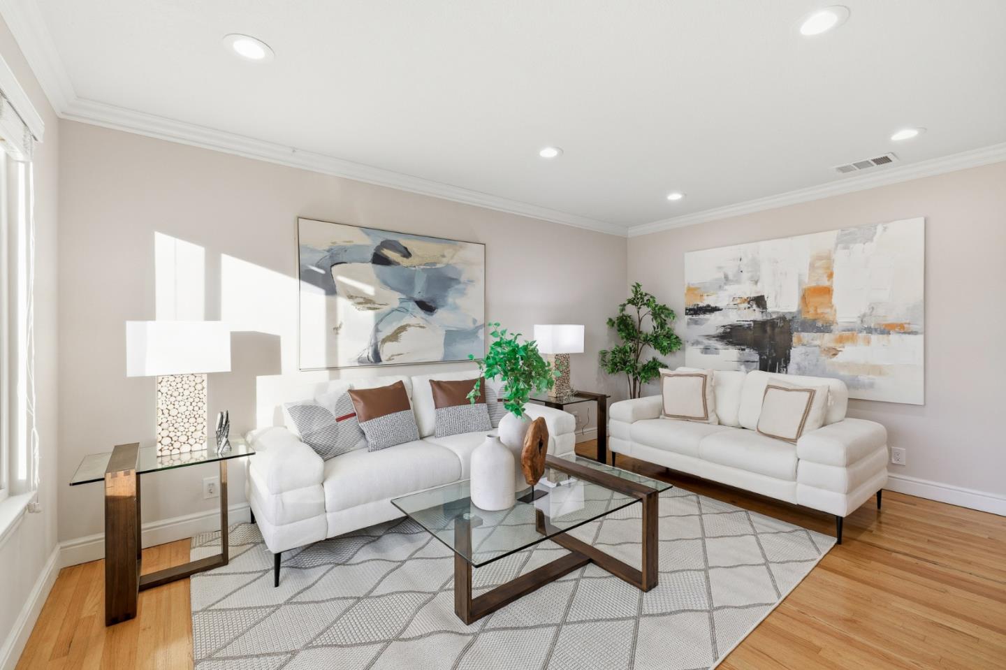 3556 Lisbon DR - Living area