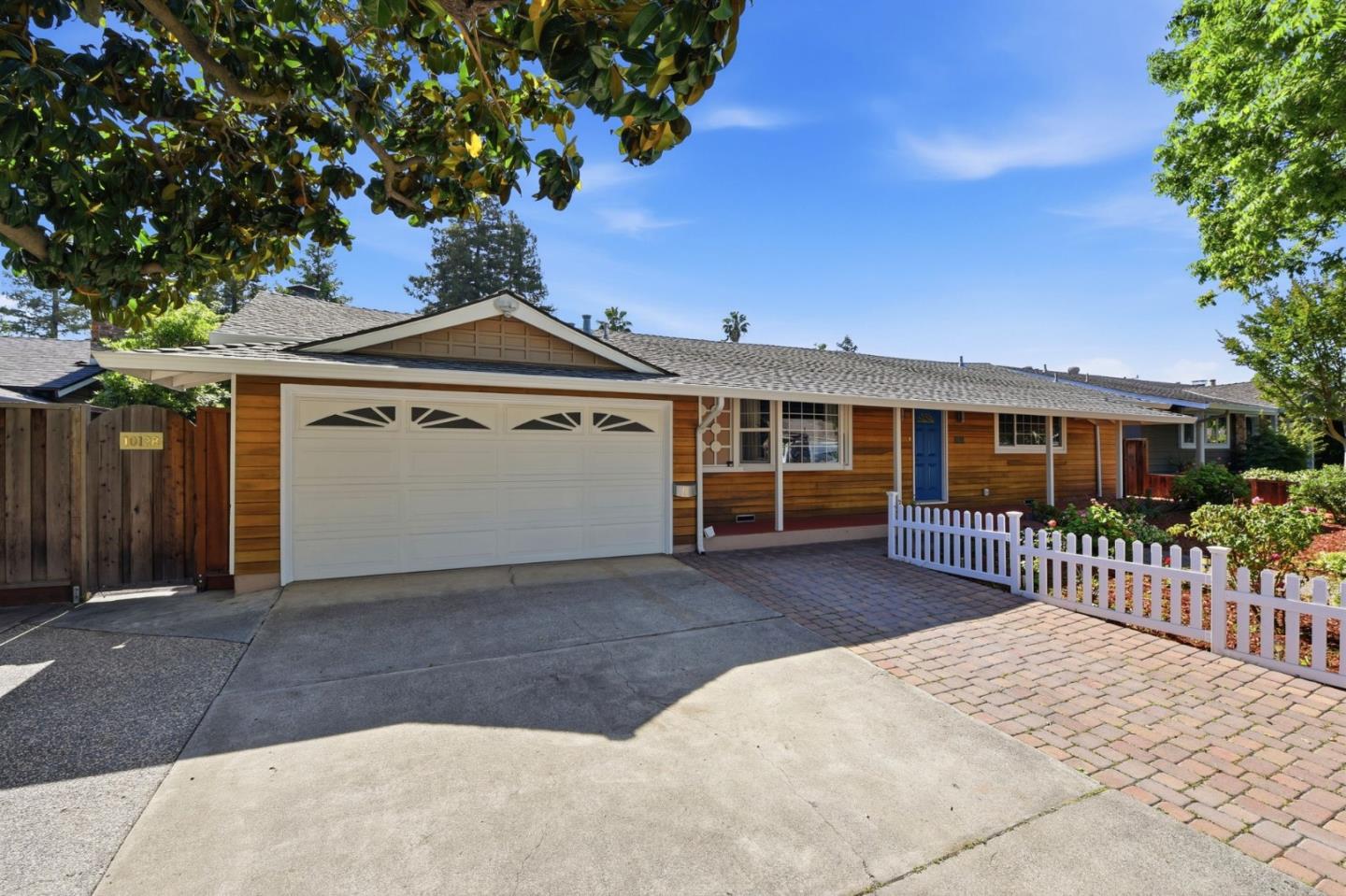 10128 E Estates DR - Kitchen