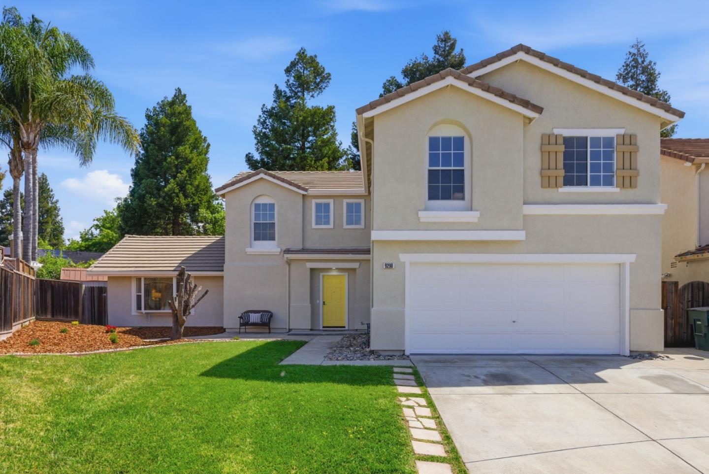 9290 Briarberry LN