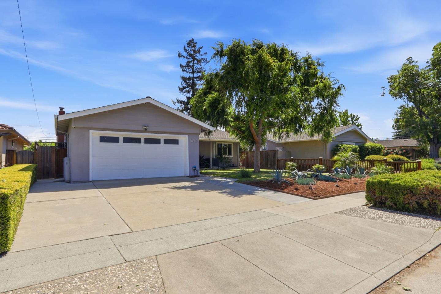 1690 Andalusia WAY - Interior