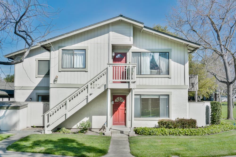 4974 Flat Rock CIR