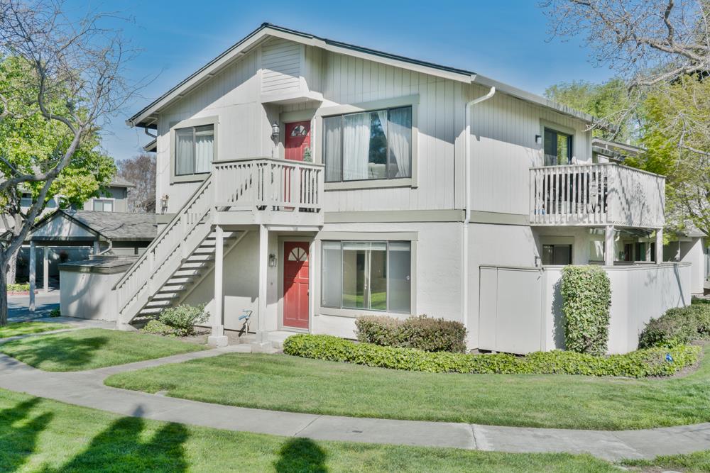 4974 Flat Rock CIR - Backyard