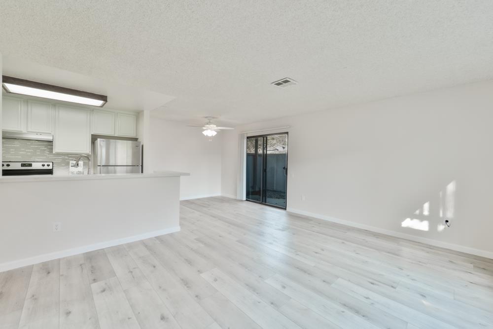 4974 Flat Rock CIR - Bathroom