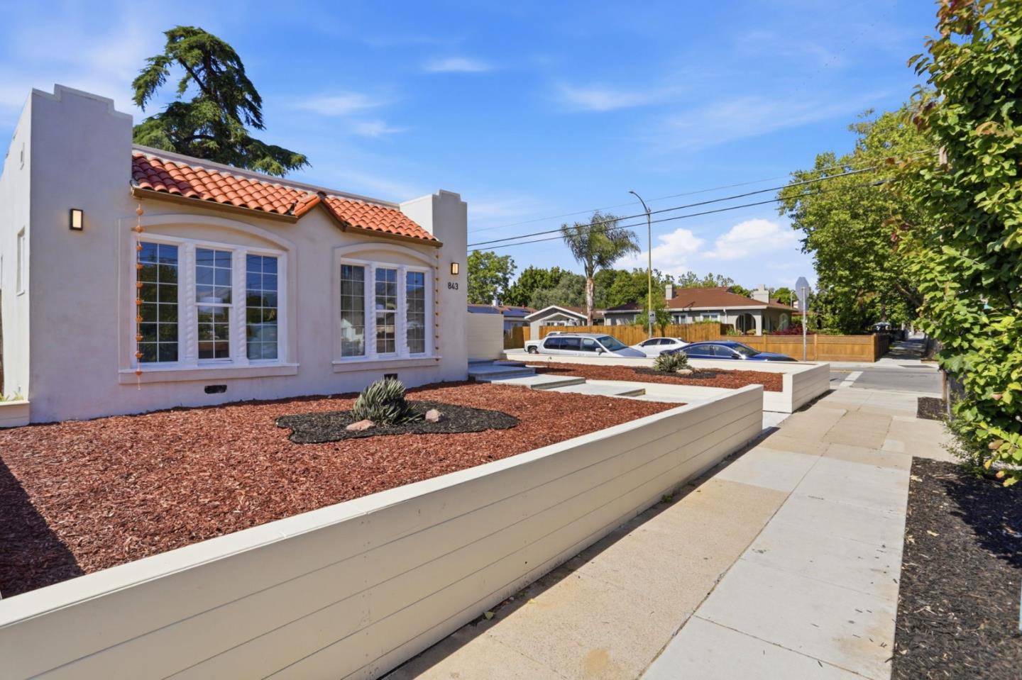 843 E Julian ST - Kitchen