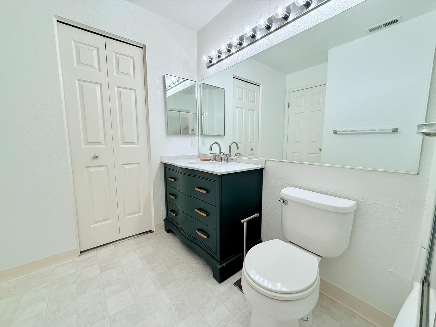 106 Sunnyhills CT - Bedroom
