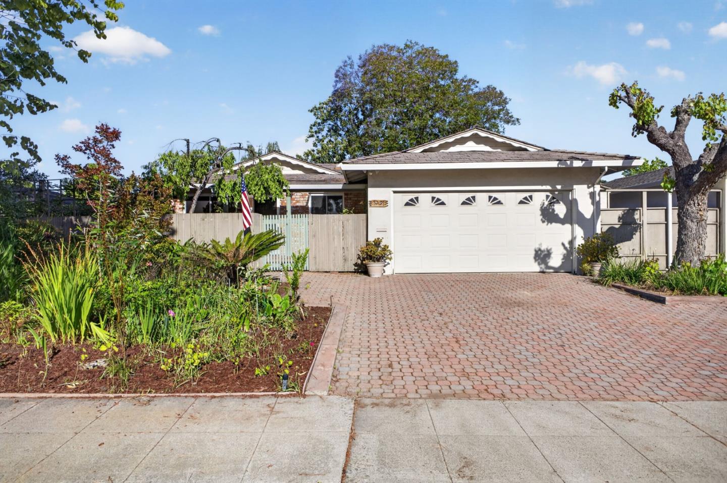 1031 Miller AVE