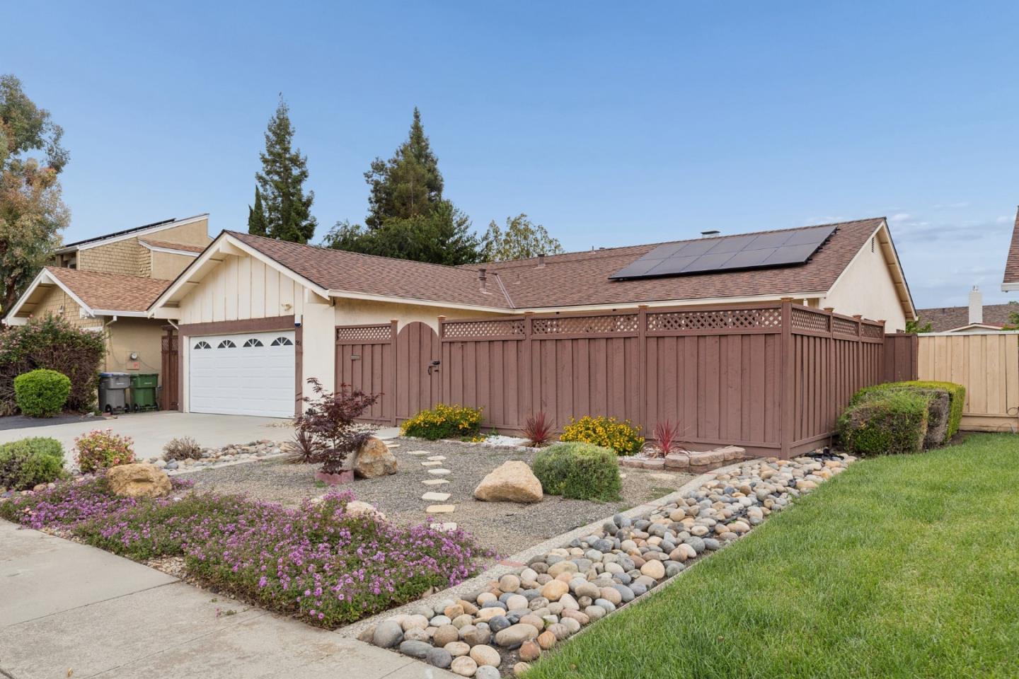 551 Edelweiss DR