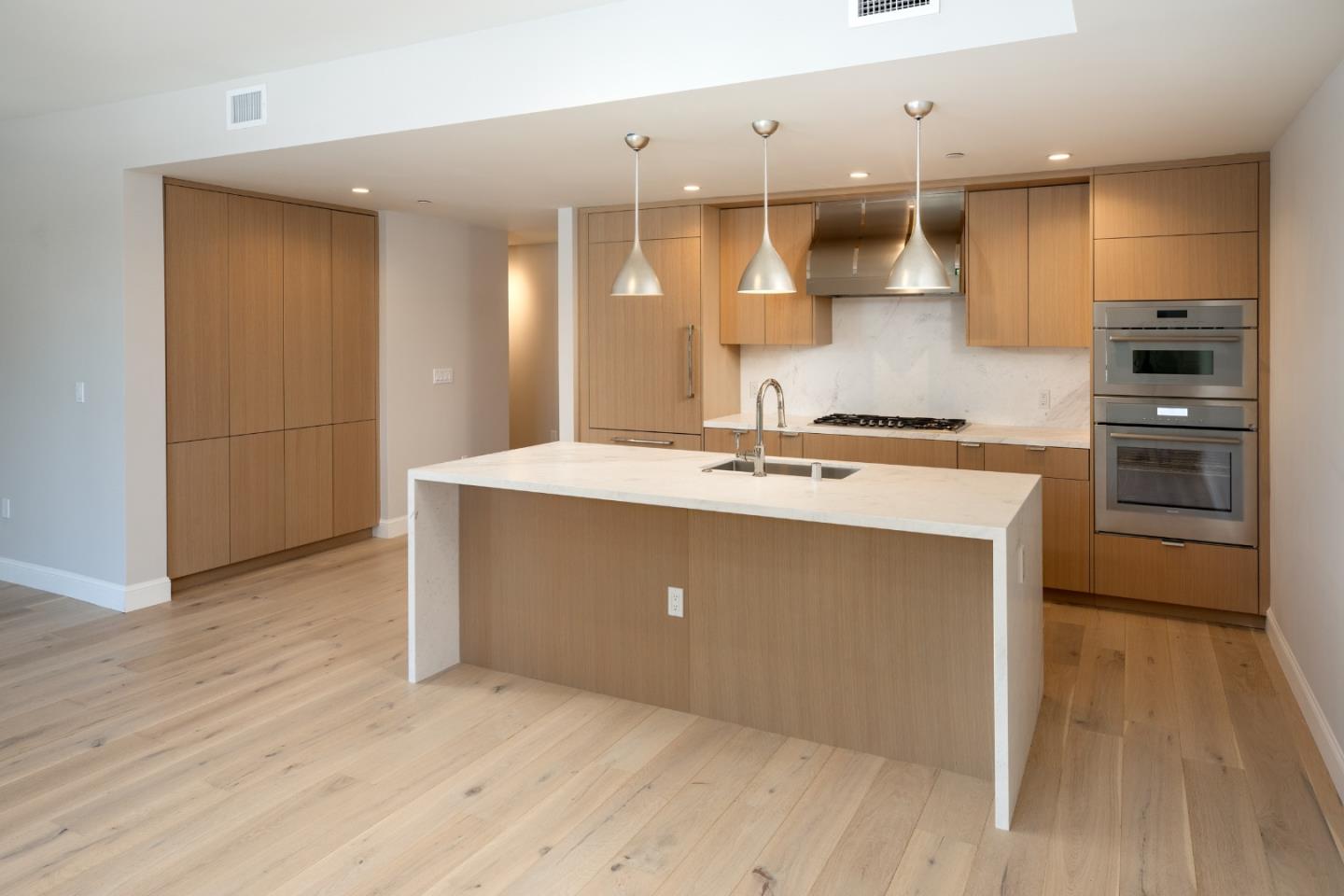 450 FIRST 208 - Living area