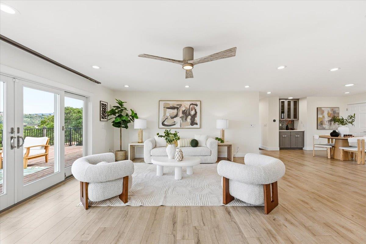 2517 Read AVE - Living area