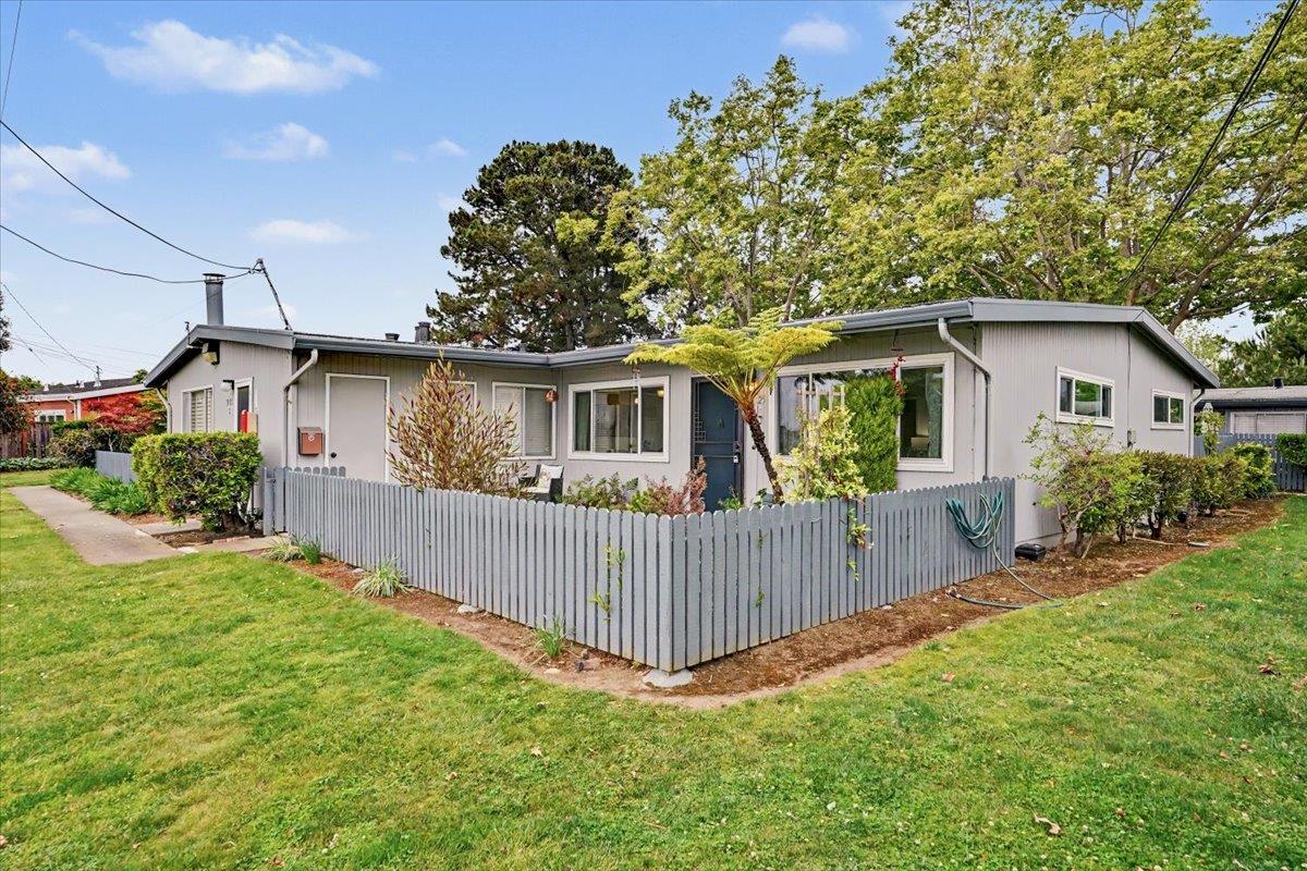 3125 Los Prados ST 1 - Kitchen