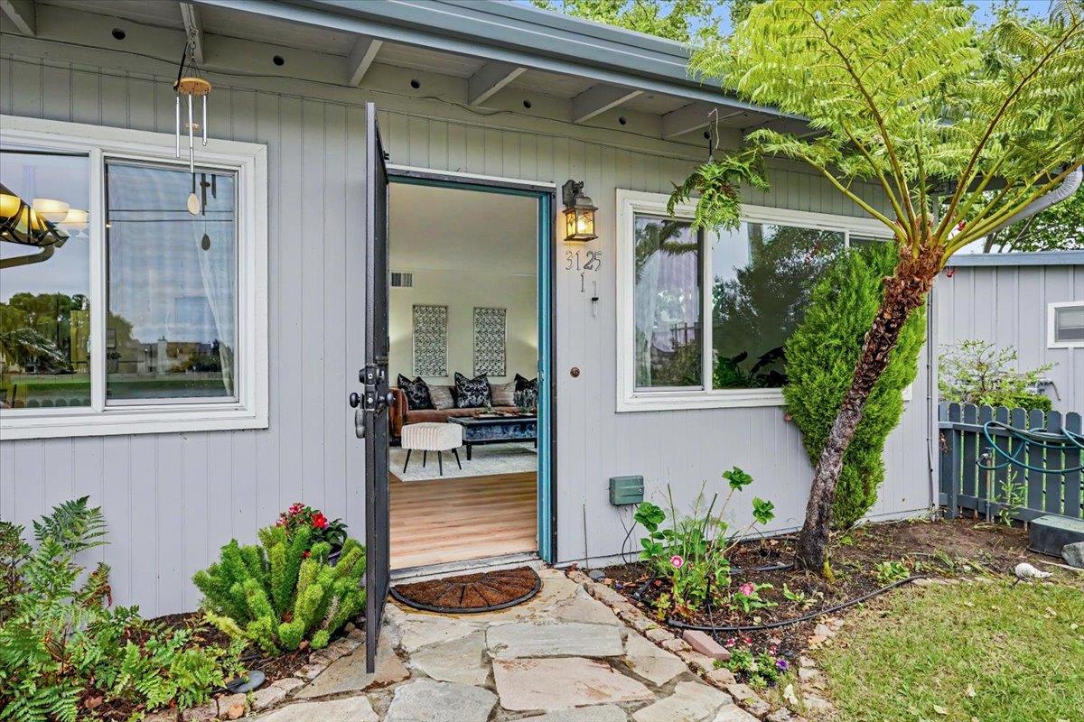 3125 Los Prados ST 1 - Bathroom