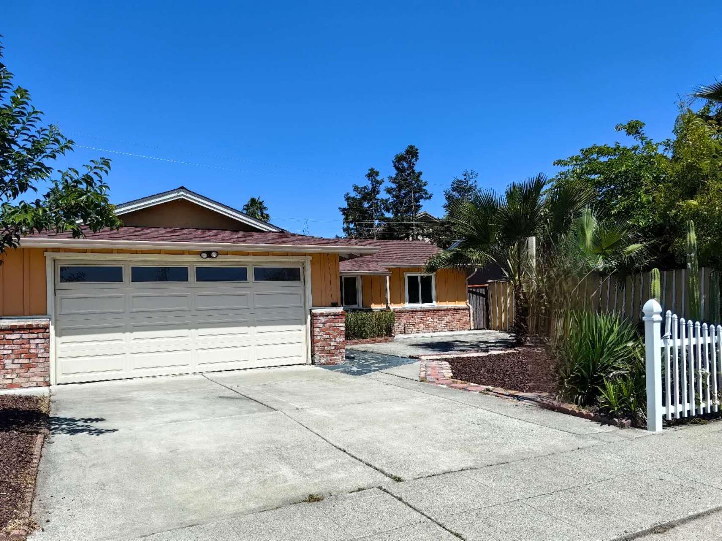 2631 Lombard
