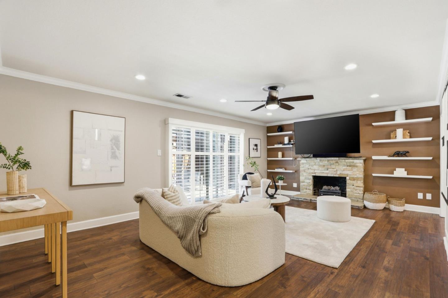 744 Boynton AVE - Interior