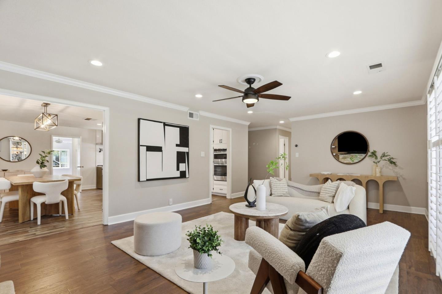 744 Boynton AVE - Living area