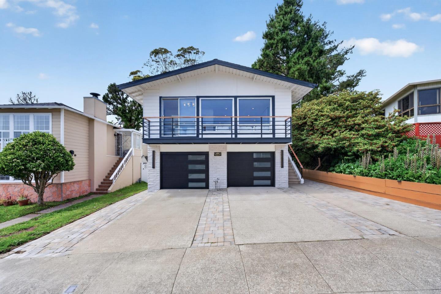 659 Parkview CIR