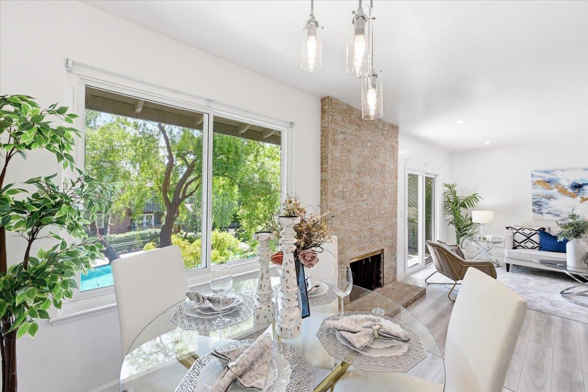 99 E Middlefield RD 34 - Living area