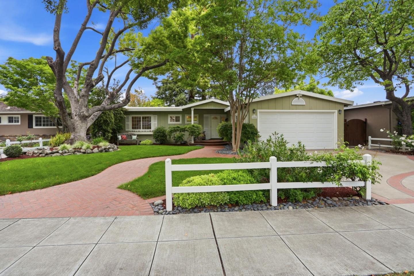 2584 Lansford AVE - Kitchen