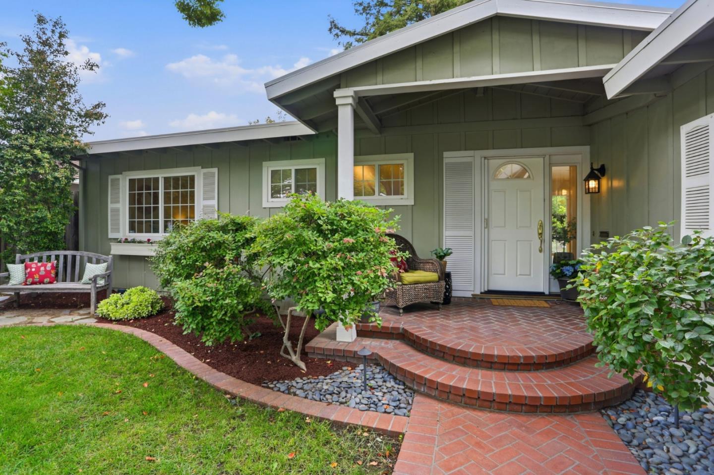 2584 Lansford AVE - Living area