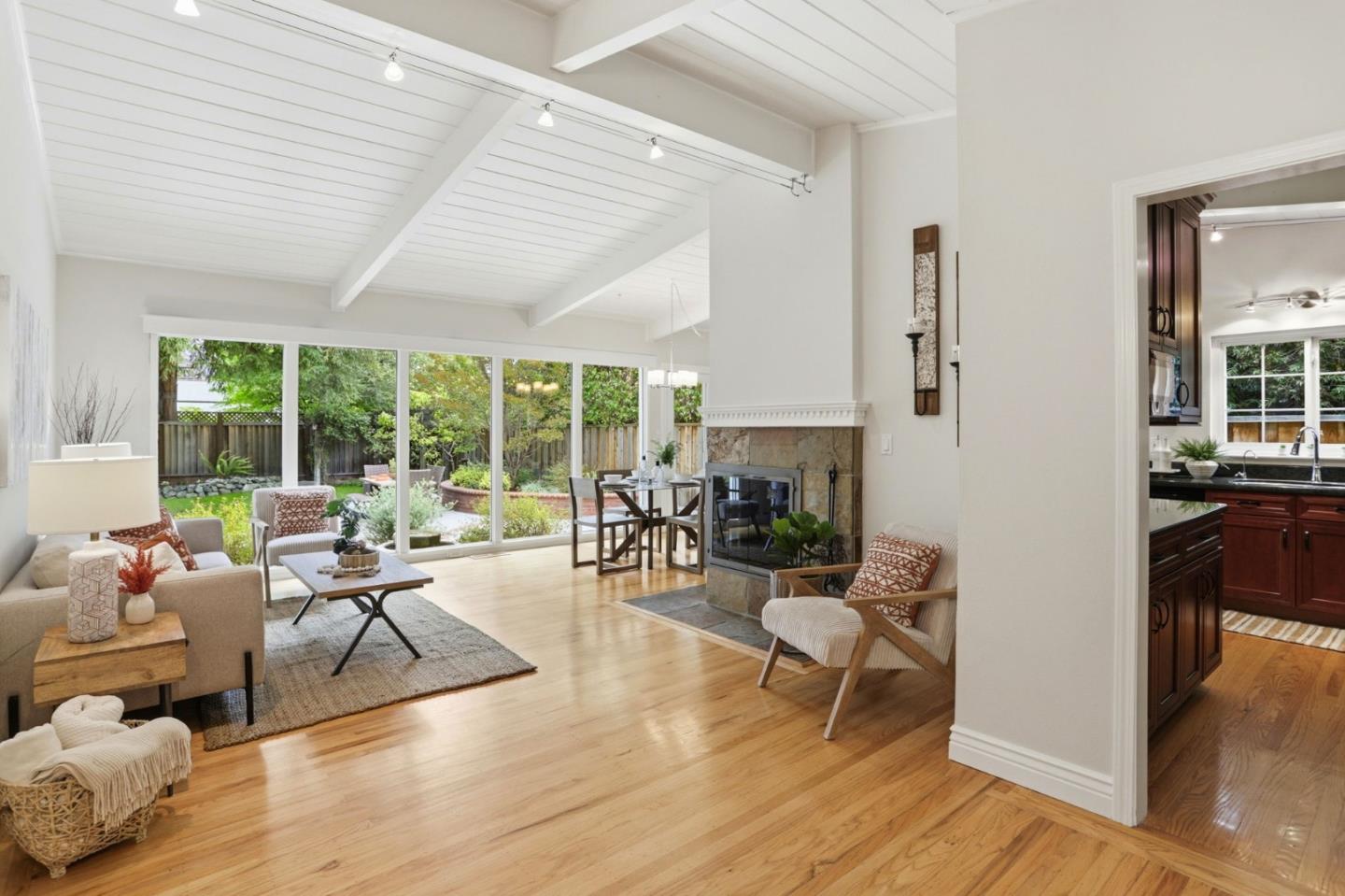 2584 Lansford AVE - Backyard