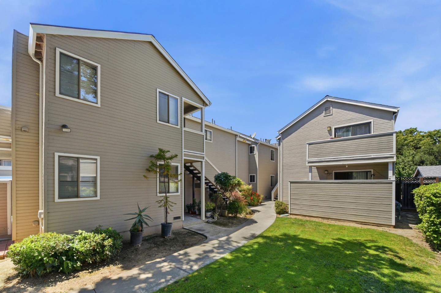 69 Rancho DR