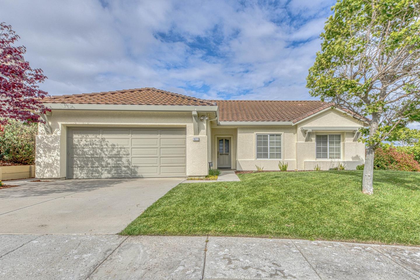 18223 Viewcrest LN
