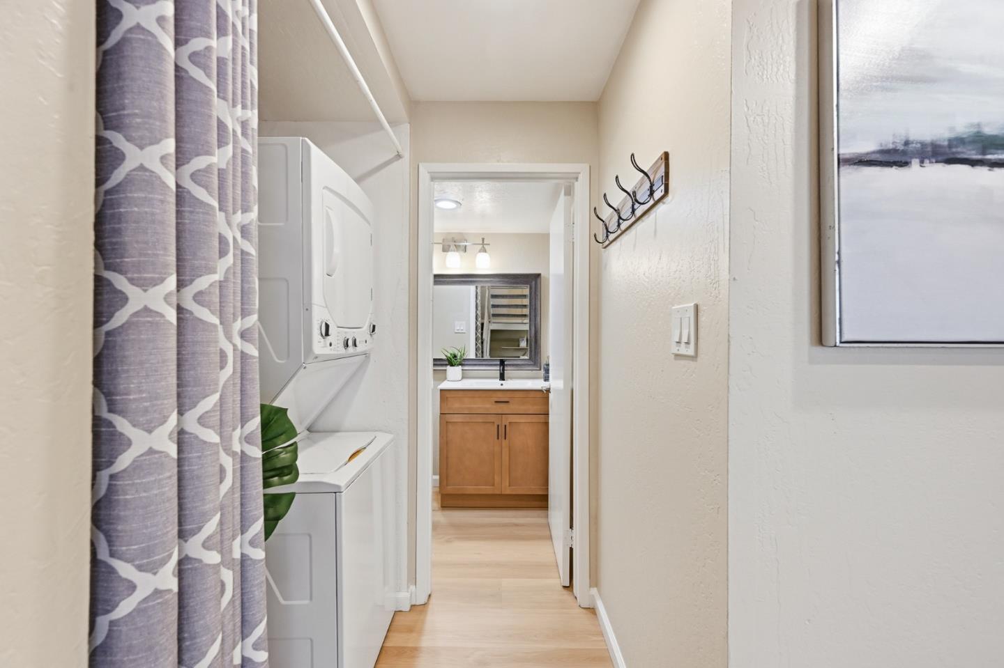 1924 Silverwood AVE - Bathroom