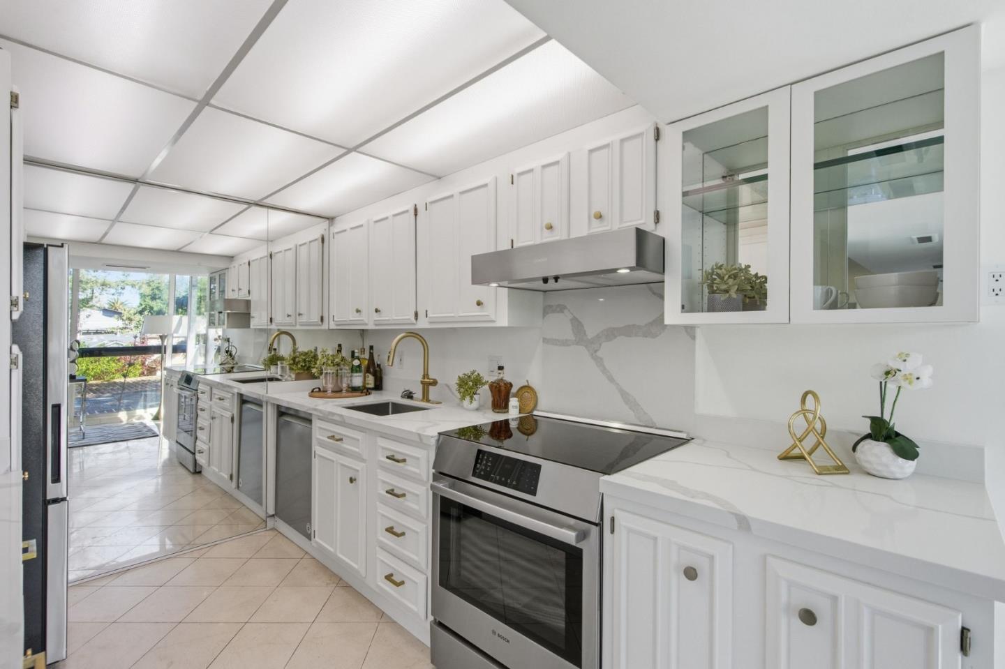 101 Alma ST 201 - Interior