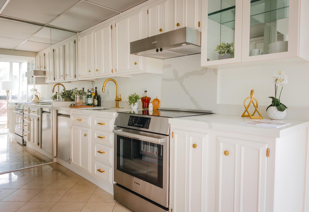 101 Alma ST 201 - Kitchen