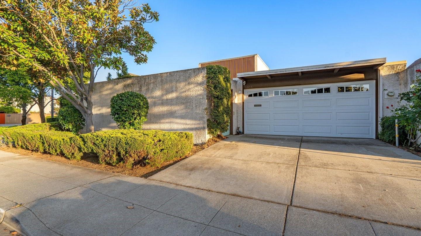 536 Cascade DR