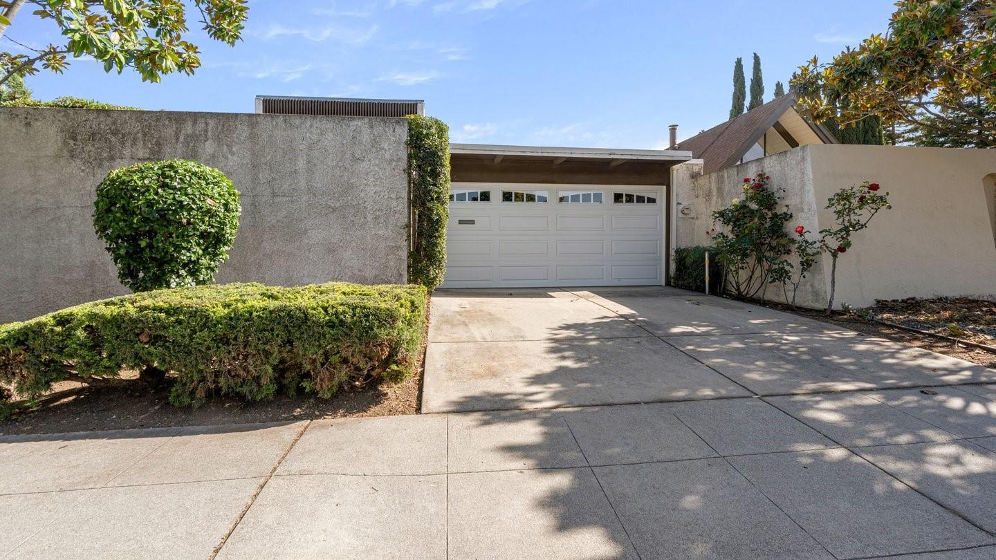 536 Cascade DR - Kitchen